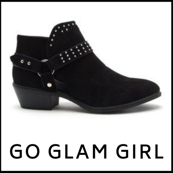 NIB Qupid Vegan Suede Stud Embellished Low Profile Ankle Boot - Picture 5 of 5